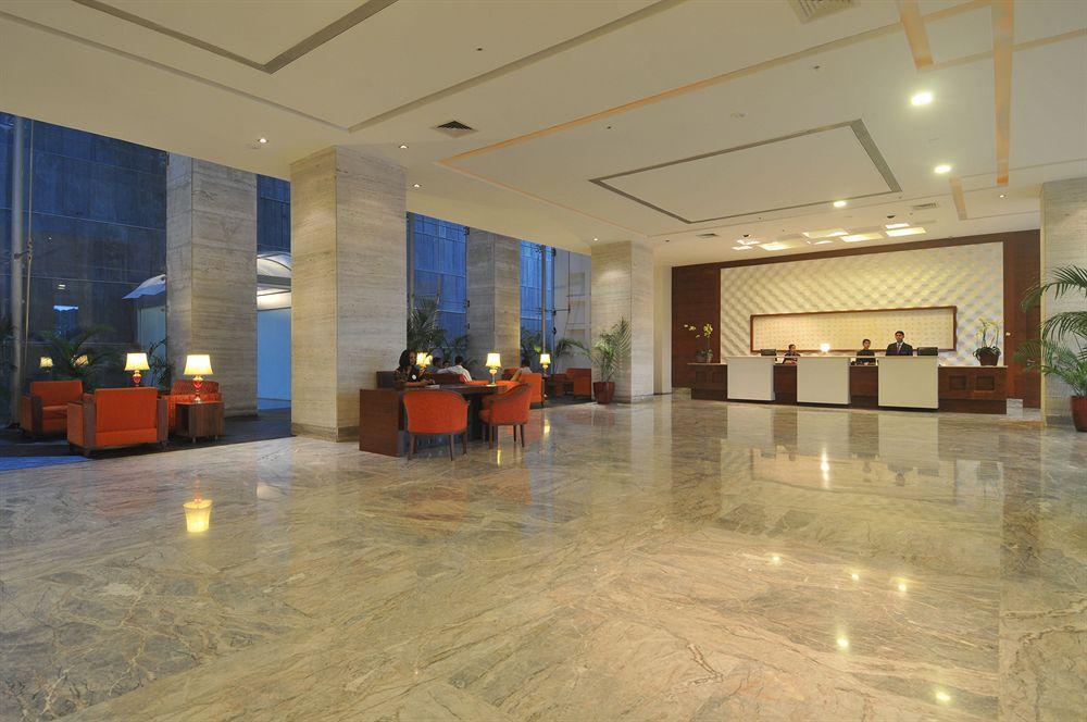 Vits Hotel Poona Buitenkant foto