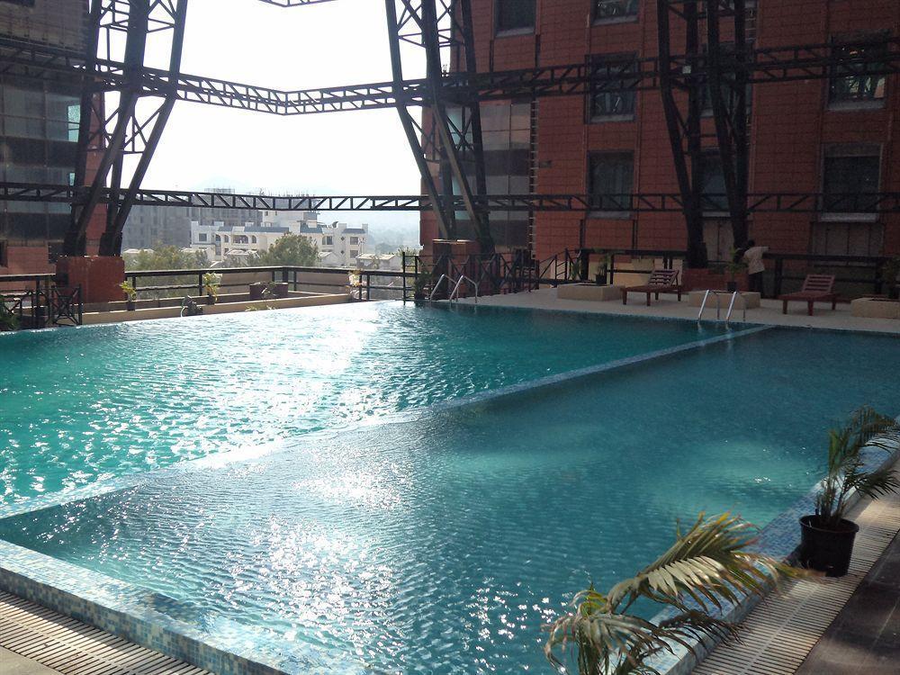 Vits Hotel Poona Buitenkant foto