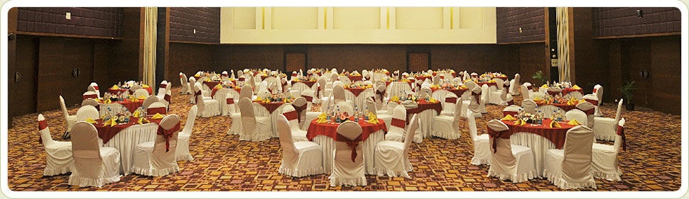 Vits Hotel Poona Buitenkant foto