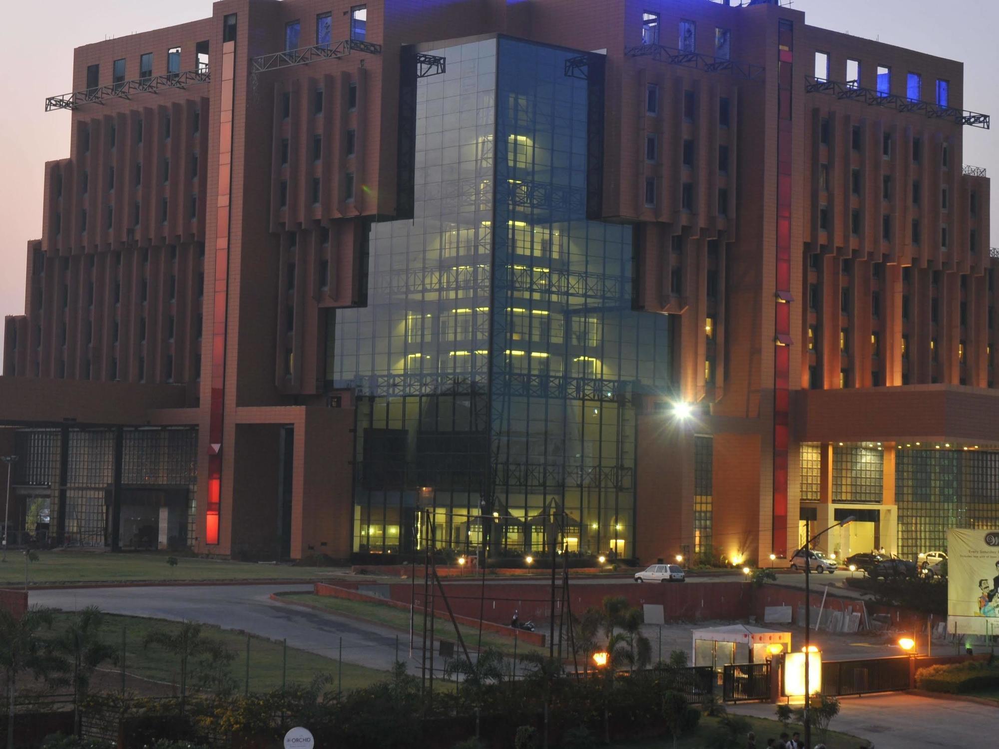 Vits Hotel Poona Buitenkant foto
