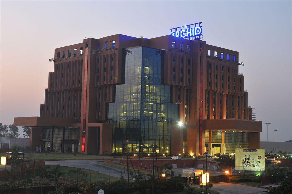 Vits Hotel Poona Buitenkant foto