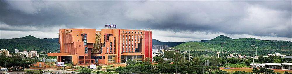 Vits Hotel Poona Buitenkant foto